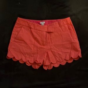 Like new coral J Crew shorts with scalloped edge! Size 8